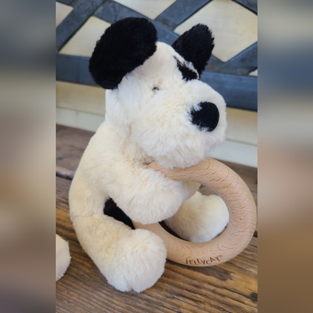 JELLYCAT BASHFUL CREAM AND BLACK PUPPY WOODEN TEETHING RING STUFFIE TOY